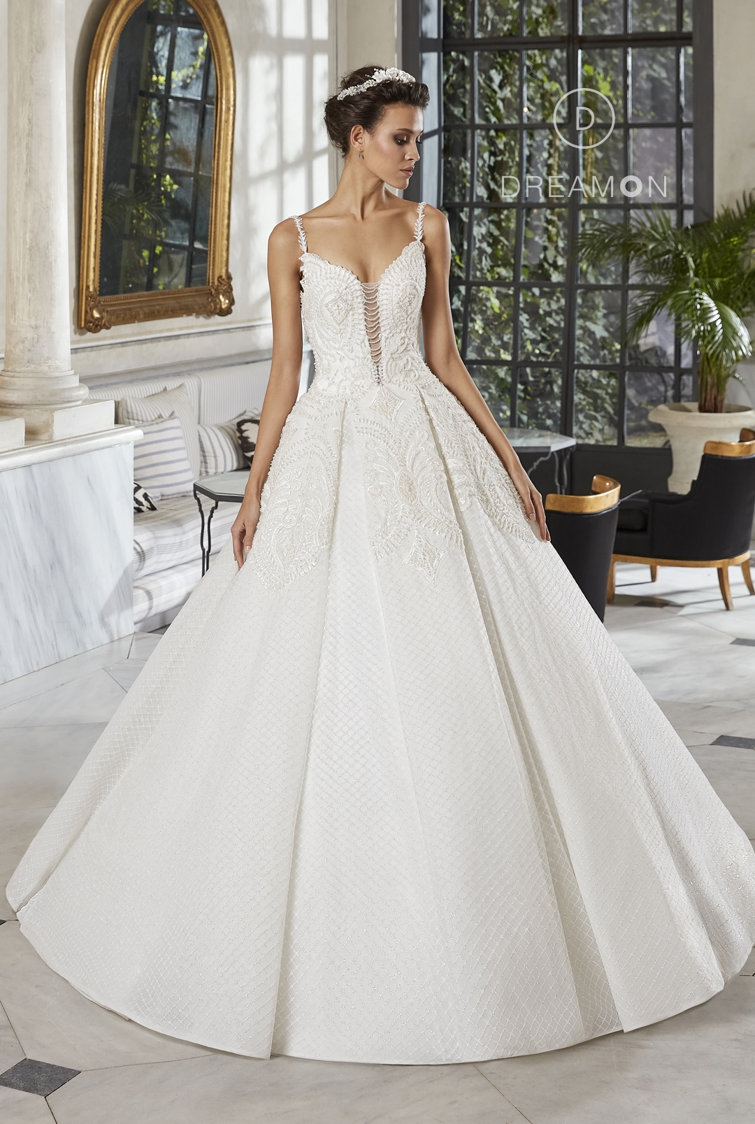 A Princess ball Gown Wedding Dress with ...